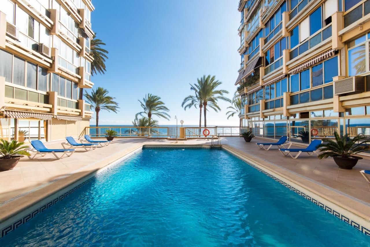 Rentandhomes Beachfront Marbella Center 外观 照片